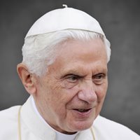 XVI. Benedek pápa